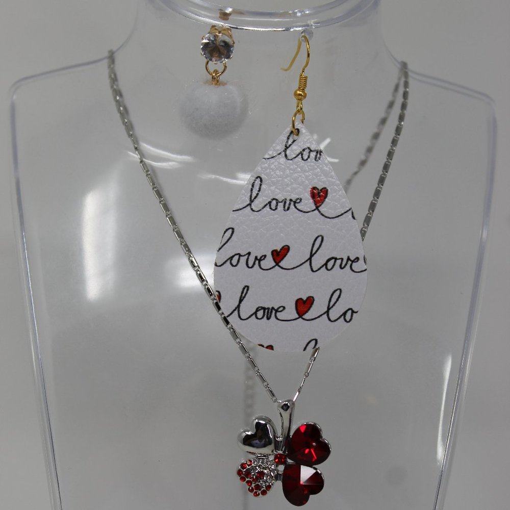 Love Jewelry Set in White
